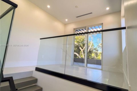 Villa ou maison à louer à South Miami, Floride: 4 chambres, 260.13 m2 № 2000587 - photo 13