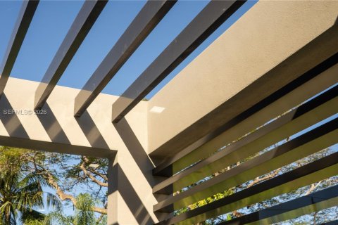 Villa ou maison à louer à South Miami, Floride: 4 chambres, 260.13 m2 № 2000587 - photo 9