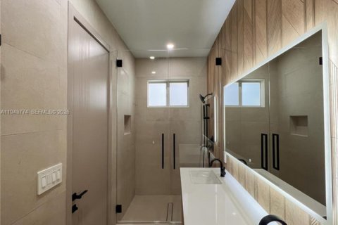 Villa ou maison à louer à South Miami, Floride: 4 chambres, 260.13 m2 № 2000587 - photo 23