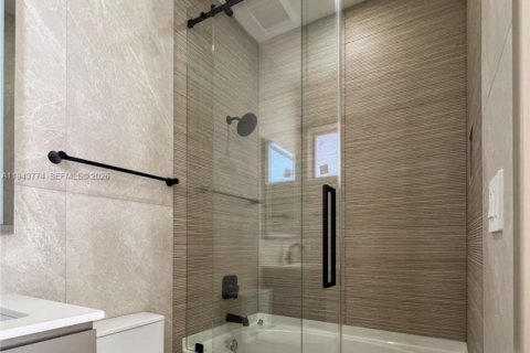 Villa ou maison à louer à South Miami, Floride: 4 chambres, 260.13 m2 № 2000587 - photo 20