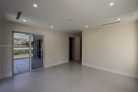 Villa ou maison à louer à South Miami, Floride: 4 chambres, 260.13 m2 № 2000587 - photo 24