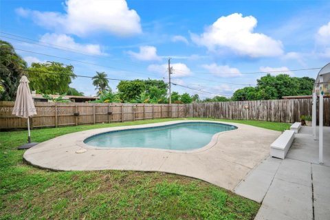 Villa ou maison à vendre à Hollywood, Floride: 3 chambres, 139.91 m2 № 2401530 - photo 4