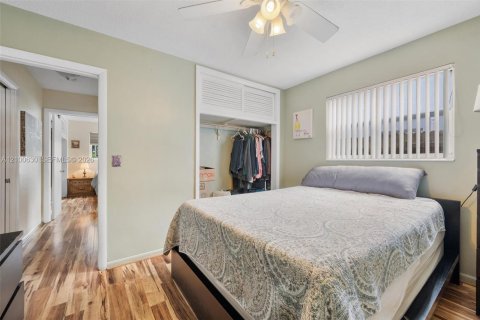 Villa ou maison à vendre à Hollywood, Floride: 3 chambres, 139.91 m2 № 2401530 - photo 14