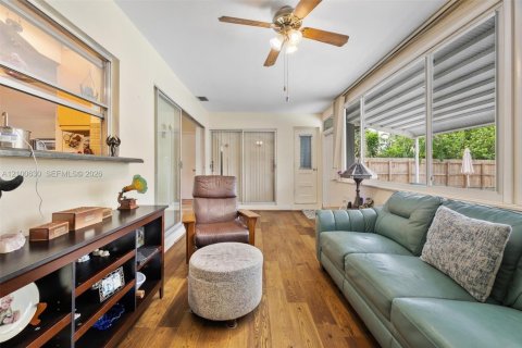 Villa ou maison à vendre à Hollywood, Floride: 3 chambres, 139.91 m2 № 2401530 - photo 12