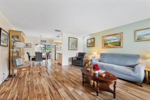 Villa ou maison à vendre à Hollywood, Floride: 3 chambres, 139.91 m2 № 2401530 - photo 6