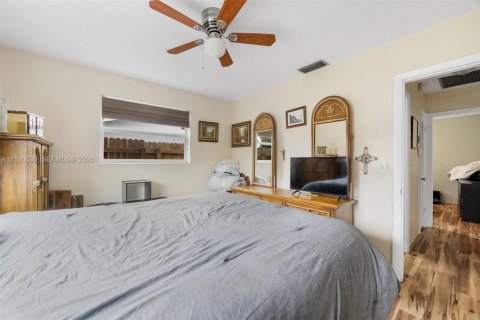 Villa ou maison à vendre à Hollywood, Floride: 3 chambres, 139.91 m2 № 2401530 - photo 16