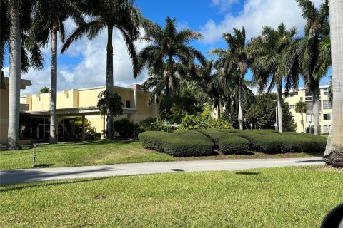 Condominio en venta en Boynton Beach, Florida, 2 dormitorios, 107.12 m2 № 994160 - foto 1