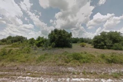 Commercial property in Clewiston, Florida № 2177019