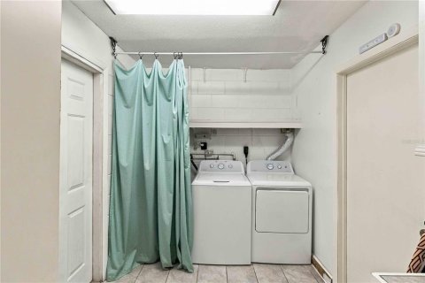 Villa ou maison à vendre à Tampa, Floride: 3 chambres, 117.06 m2 № 2408059 - photo 18