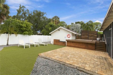 Villa ou maison à vendre à Tampa, Floride: 3 chambres, 117.06 m2 № 2408059 - photo 24
