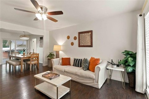 Villa ou maison à vendre à Tampa, Floride: 3 chambres, 117.06 m2 № 2408059 - photo 4
