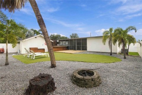 Villa ou maison à vendre à Tampa, Floride: 3 chambres, 117.06 m2 № 2408059 - photo 2