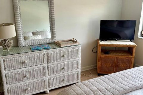 Condo in Stuart, Florida, 2 bedrooms № 2083843 - photo 14