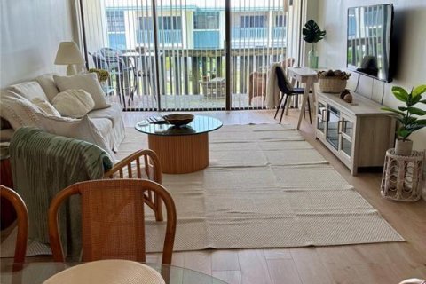 Condo in Stuart, Florida, 2 bedrooms № 2083843 - photo 5