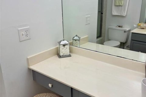 Condo in Stuart, Florida, 2 bedrooms № 2083843 - photo 17