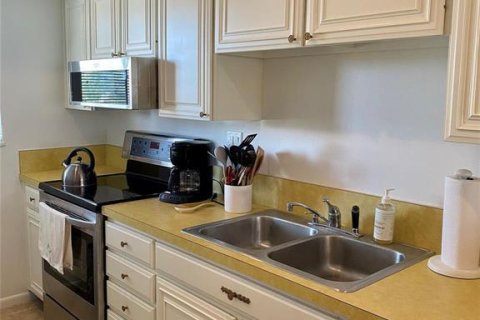 Condo in Stuart, Florida, 2 bedrooms № 2083843 - photo 20