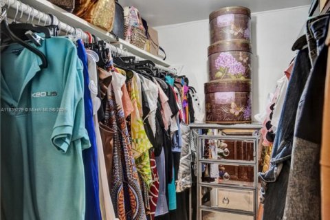 Condo in Pompano Beach, Florida, 1 bedroom  № 1889022 - photo 29