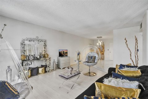 Condo in Pompano Beach, Florida, 1 bedroom  № 1889022 - photo 6