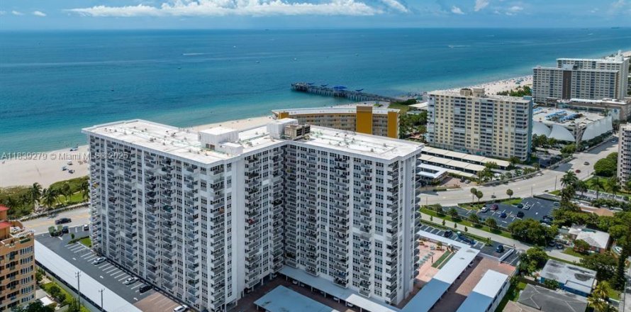 Condo in Pompano Beach, Florida, 1 bedroom  № 1889022