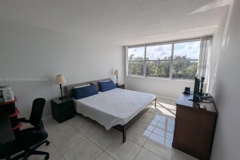 Купить кондоминиум в Майами, Флорида 2 спальни, 113.53м2, № 1971073 - фото 15