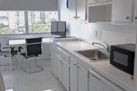 Купить кондоминиум в Майами, Флорида 2 спальни, 113.53м2, № 1971073 - фото 8