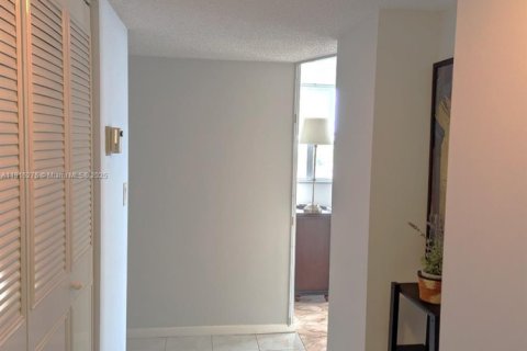 Купить кондоминиум в Майами, Флорида 2 спальни, 113.53м2, № 1971073 - фото 6