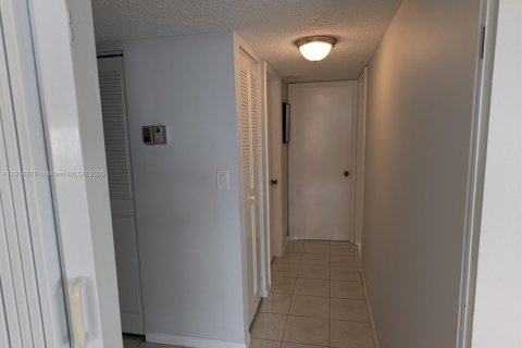 Купить кондоминиум в Майами, Флорида 2 спальни, 113.53м2, № 1971073 - фото 5