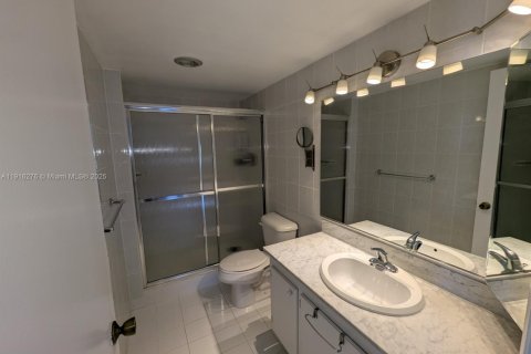 Купить кондоминиум в Майами, Флорида 2 спальни, 113.53м2, № 1971073 - фото 16