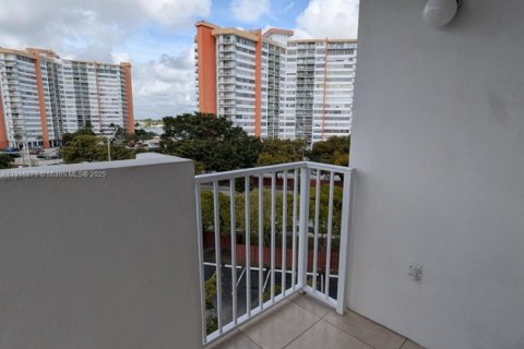 Купить кондоминиум в Майами, Флорида 2 спальни, 113.53м2, № 1971073 - фото 20