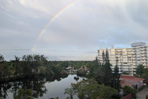 Купить кондоминиум в Майами, Флорида 2 спальни, 113.53м2, № 1971073 - фото 2