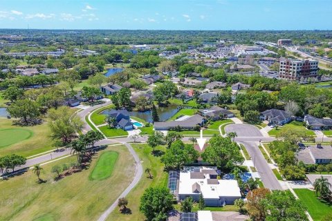 House in Oldsmar, Florida 4 bedrooms, 215.35 sq.m. № 1597334 - photo 14