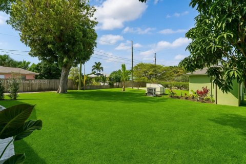 Propiedad comercial en venta en Delray Beach, Florida, 144 m2 № 1645102 - foto 9