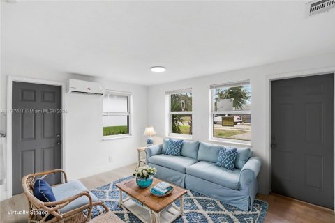 Propiedad comercial en venta en Delray Beach, Florida, 144 m2 № 1645102 - foto 4