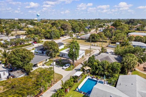 Propiedad comercial en venta en Delray Beach, Florida, 144 m2 № 1645102 - foto 27
