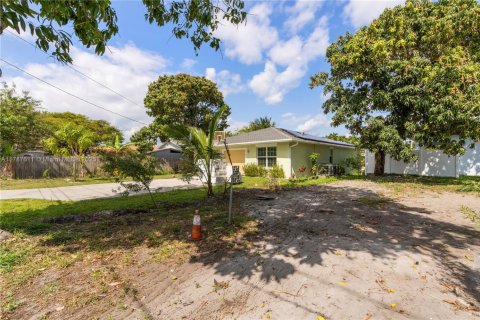 Propiedad comercial en venta en Delray Beach, Florida, 144 m2 № 1645102 - foto 22