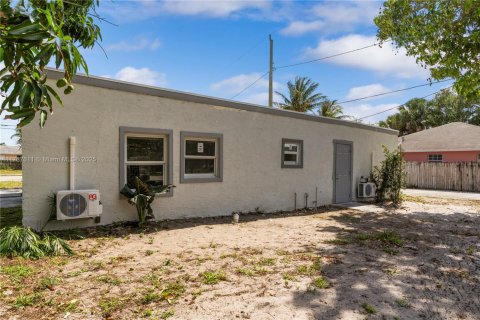 Propiedad comercial en venta en Delray Beach, Florida, 144 m2 № 1645102 - foto 20