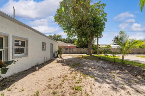 Propiedad comercial en venta en Delray Beach, Florida, 144 m2 № 1645102 - foto 21