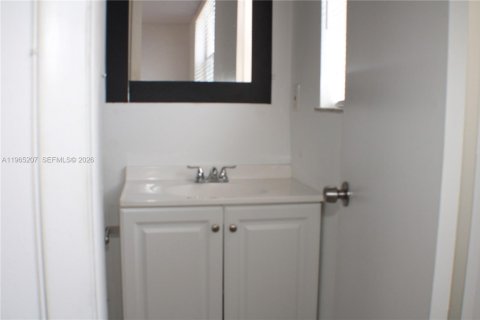 Condominio en alquiler en North Lauderdale, Florida, 2 dormitorios, 92.9 m2 № 2026505 - foto 12