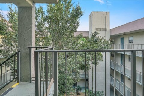 Condominio en alquiler en North Lauderdale, Florida, 2 dormitorios, 92.9 m2 № 2026505 - foto 13