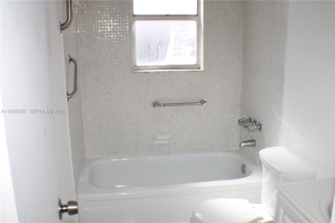 Condominio en alquiler en North Lauderdale, Florida, 2 dormitorios, 92.9 m2 № 2026505 - foto 10