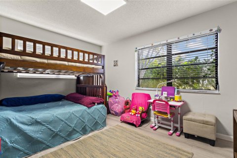 House in Fort Lauderdale, Florida 3 bedrooms, 137.5 sq.m. № 2082874 - photo 10