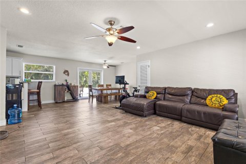 House in Fort Lauderdale, Florida 3 bedrooms, 137.5 sq.m. № 2082874 - photo 2