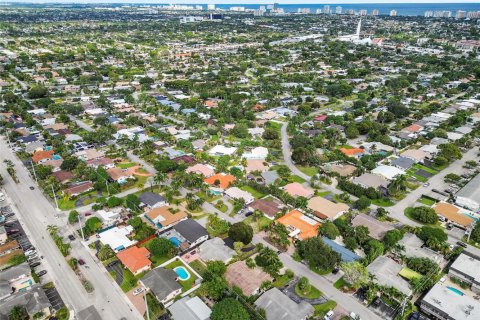 House in Fort Lauderdale, Florida 3 bedrooms, 137.5 sq.m. № 2082874 - photo 20