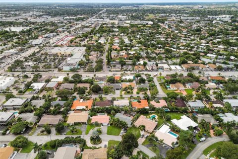House in Fort Lauderdale, Florida 3 bedrooms, 137.5 sq.m. № 2082874 - photo 16