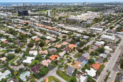 House in Fort Lauderdale, Florida 3 bedrooms, 137.5 sq.m. № 2082874 - photo 19
