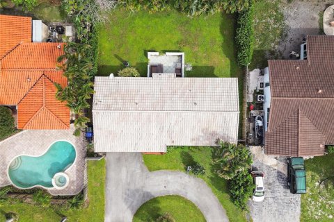 House in Fort Lauderdale, Florida 3 bedrooms, 137.5 sq.m. № 2082874 - photo 13
