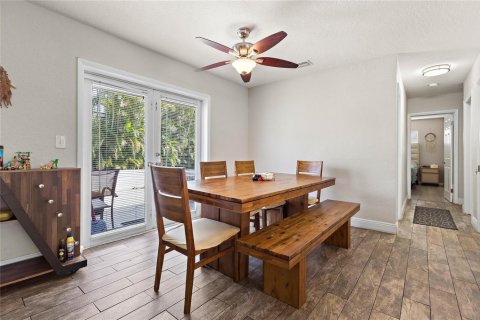 House in Fort Lauderdale, Florida 3 bedrooms, 137.5 sq.m. № 2082874 - photo 6