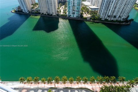 Condo in Miami, Florida, 2 bedrooms  № 1888746 - photo 3