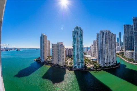 Condo in Miami, Florida, 2 bedrooms  № 1888746 - photo 2