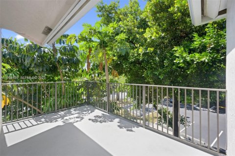 Condominio en venta en Plantation, Florida, 1 dormitorio, 72.19 m2 № 1992906 - foto 10